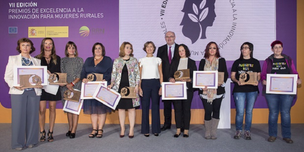 El Ministerio entrega los premios de Excelencia a la Innovación para Mujeres Rurales 2016